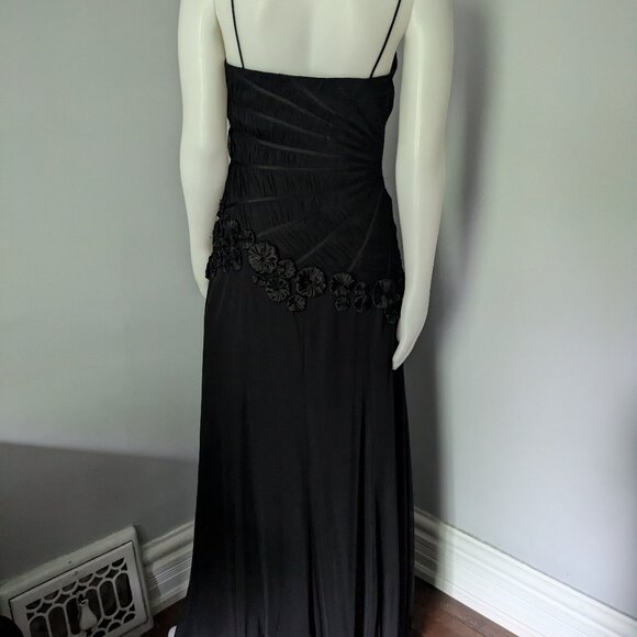 JS Collection Gown - Picture 3 of 10